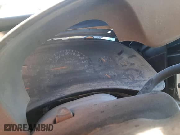 2005 Chevrolet Suburban LT z VIN 3GNEC16Z35G233549, wystawiony jako Copart lot #71860624 z przebiegiem Nie podano mil oraz Nie do naprawy • Non repairable. Historia ofert i sprzedaży dostępna na DreamBid. Obrazek 9.