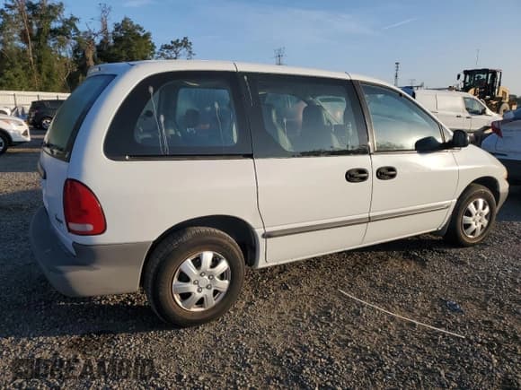 ✅ 2000 Plymouth Voyager • VIN: 2P4GP2534YR645983 • Lot: 80028904. Wystawiony na Copart z przebiegiem Nie podano. Bezpłatny archiwum sprzedaży aukcyjnych z USA i szczegółowy raport historii pojazdu na DreamBid. Zdjęcie 3.