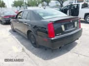 ✅ 2008 Cadillac STS RWD • VIN: 1G6DW67V080113935 • Lot: 42093130. Wystawiony na IAAI z przebiegiem 223 508 mil. Bezpłatny archiwum sprzedaży aukcyjnych z USA i szczegółowy raport historii pojazdu na DreamBid. Zdjęcie 3.