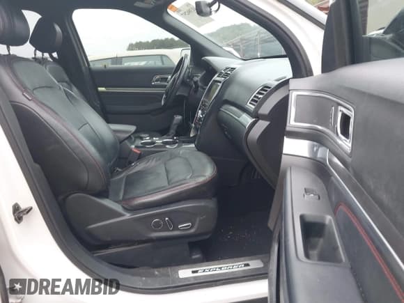 ✅ 2017 Ford Explorer • VIN: 1FM5K8GP4HGD95328 • Lot: 41386297. Wystawiony na IAAI z przebiegiem 163 282 mil. Bezpłatny archiwum sprzedaży aukcyjnych z USA i szczegółowy raport historii pojazdu na DreamBid. Zdjęcie 5.