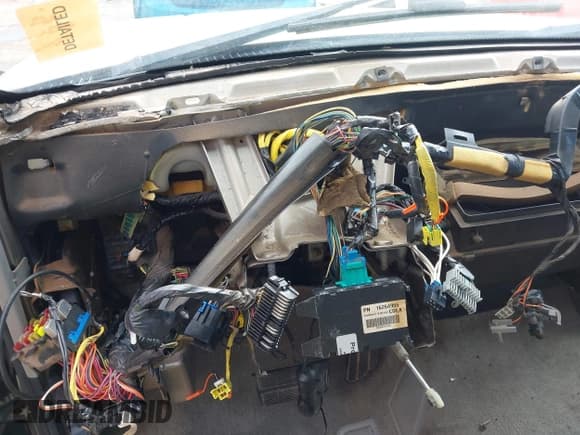 ✅ 1998 Chevrolet Silverado 1500 • VIN: 1GCEK19R7WR128375 • Lot: 43432612. Listed on IAAI with Not provided. Free auction sales archive from the USA and detailed vehicle history report at DreamBid. Image 16.