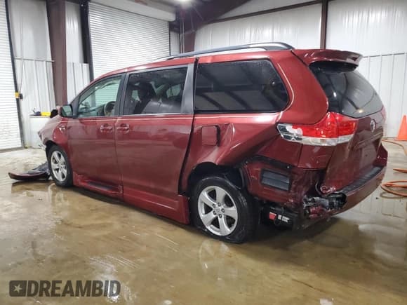 ✅ 2014 Toyota Sienna LE AAS • VIN: 5TDKK3DC2ES502439 • Lot: 86626375. Listed on Copart with 105,114 mi. Free auction sales archive from the USA and detailed vehicle history report at DreamBid. Image 2.