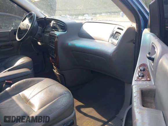 ✅ 2003 Ford Windstar SEL • VIN: 2FMZA53403BA04323 • Lot: 42600207. Wystawiony na IAAI z przebiegiem 273 136 mil. Bezpłatny archiwum sprzedaży aukcyjnych z USA i szczegółowy raport historii pojazdu na DreamBid. Zdjęcie 5.