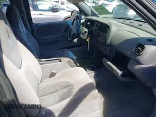 1999 Dodge Dakota SLT z VIN 1B7GL22Y0XS250177, wystawiony jako IAAI lot #40592532 z przebiegiem Nie podano mil oraz . Historia ofert i sprzedaży dostępna na DreamBid. Obrazek 5.