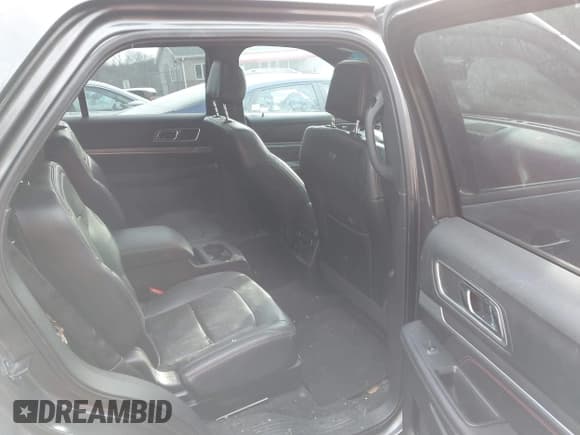 ✅ 2016 Ford Explorer Sport • VIN: 1FM5K8GT6GGC83628 • Lot: 41546631. Wystawiony na IAAI z przebiegiem 85 712 mil. Bezpłatny archiwum sprzedaży aukcyjnych z USA i szczegółowy raport historii pojazdu na DreamBid. Zdjęcie 8.