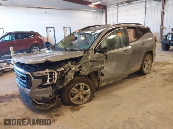 ✅ 2024 GMC Terrain SLE • VIN: 3GKALMEG4RL399007 • Lot: 43393066. Wystawiony na IAAI z przebiegiem Nie podano. Bezpłatny archiwum sprzedaży aukcyjnych z USA i szczegółowy raport historii pojazdu na DreamBid. Zdjęcie 17.