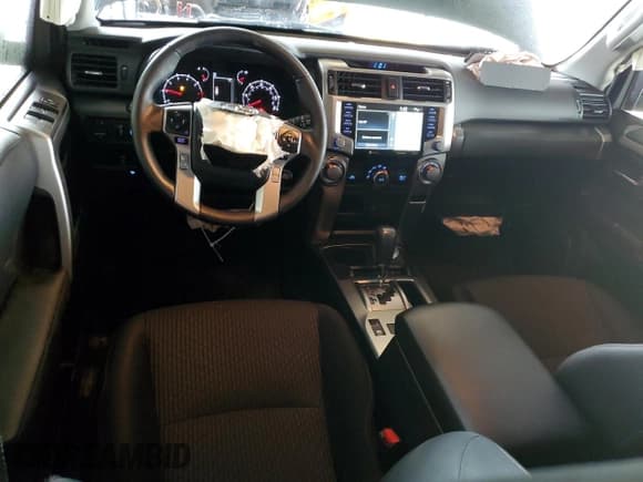 ✅ 2022 Toyota 4Runner Trail Special Edition • VIN: JTETU5JR2N5982826 • Лот: 43866785. Опубликован ранее на Copart с пробегом 42 701 миль. Бесплатный доступ к архиву аукционных продаж из США и подробный отчёт об истории автомобиля на DreamBid. Изображение 8.