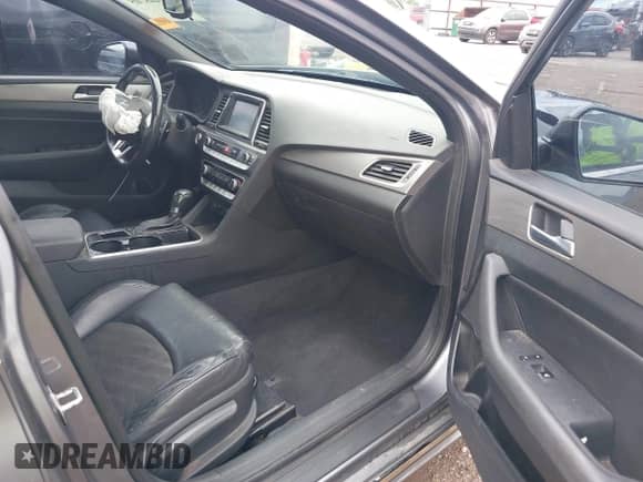 2018 Hyundai Sonata Limited with VIN 5NPE34AB5JH646613, listed as a IAAI auction lot 42448705 with 184,891 mi miles and . Bid and sale history available at DreamBid. Image 5.