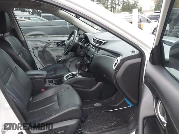 ✅ 2016 Nissan Rogue SV • VIN: 5N1AT2MV5GC734604 • Lot: 43576770. Listed on IAAI with 104,987 mi. Free auction sales archive from the USA and detailed vehicle history report at DreamBid. Image 5.