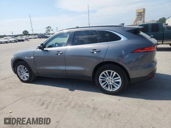 ✅ 2017 Jaguar F-Pace 35t Prestige • VIN: SADCK2BV5HA499724 • Lot: 81037995. Listed on Copart with 52,473 mi. Free auction sales archive from the USA and detailed vehicle history report at DreamBid. Image 2.
