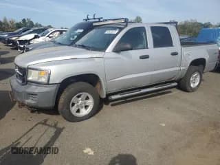 ✅ 2008 Dodge Dakota SXT • VIN: 1D7HW38K58S629008 • Lot: 83822875. Wystawiony na Copart z przebiegiem 75 428 mil. Bezpłatny archiwum sprzedaży aukcyjnych z USA i szczegółowy raport historii pojazdu na DreamBid. Zdjęcie 1.