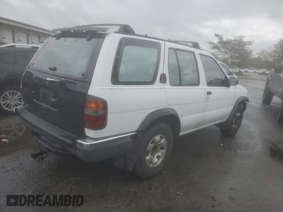 ✅ 1997 Nissan Pathfinder XE • VIN: JN8AR05Y6VW117244 • Lot: 70826584. Listed on Copart with 305,662 mi. Free auction sales archive from the USA and detailed vehicle history report at DreamBid. Image 3.