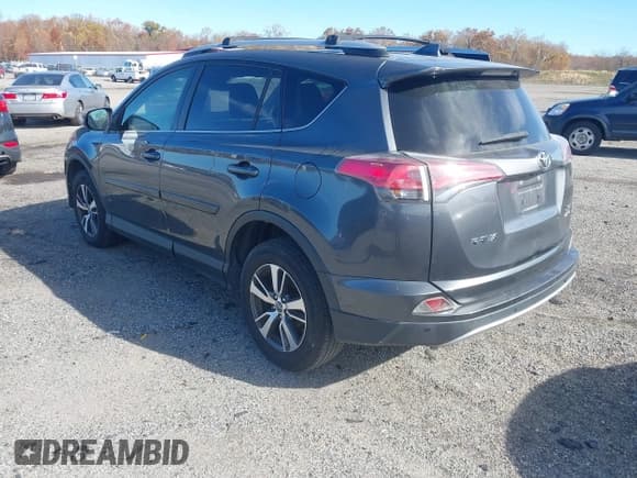✅ 2016 Toyota RAV4 XLE • VIN: JTMRFREV0GD178864 • Lot: 43592919. Listed on IAAI with 181,974 mi. Free auction sales archive from the USA and detailed vehicle history report at DreamBid. Image 3.