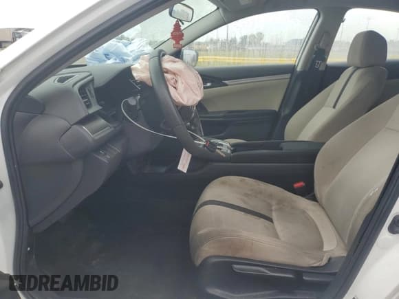 ✅ 2017 Honda Civic LX • VIN: 19XFC2F56HE032583 • Lot: 81616255. Wystawiony na Copart z przebiegiem 86 058 mil. Bezpłatny archiwum sprzedaży aukcyjnych z USA i szczegółowy raport historii pojazdu na DreamBid. Zdjęcie 7.