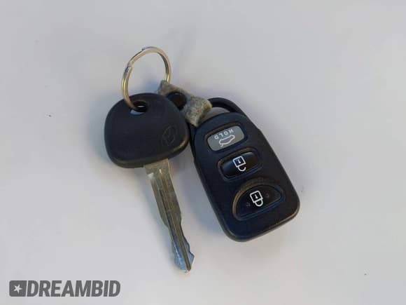 ✅ 2013 Hyundai Elantra GLS • VIN: KMHDH4AE0DU945875 • Lot: 43606698. Listed on IAAI with 52,211 mi. Free auction sales archive from the USA and detailed vehicle history report at DreamBid. Image 11.