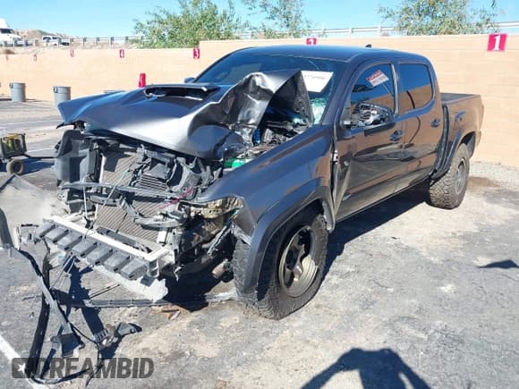 ✅ 2017 Toyota Tacoma TRD Sport • VIN: 3TMAZ5CN7HM033780 • Lot: 43770906. Listed on IAAI with Not provided. Free auction sales archive from the USA and detailed vehicle history report at DreamBid. Image 18.