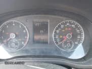 ✅ 2012 Volkswagen Passat S • VIN: 1VWAP7A35CC035327 • Lot: 42739139. Wystawiony na IAAI z przebiegiem 142 619 mil. Bezpłatny archiwum sprzedaży aukcyjnych z USA i szczegółowy raport historii pojazdu na DreamBid. Zdjęcie 7.