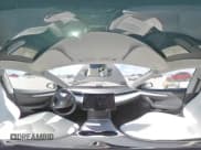 ✅ 2022 Tesla Model 3 • VIN: 5YJ3E1EA9NF339306 • Lot: 48377555. Wystawiony na Copart z przebiegiem 25 847 mil. Bezpłatny archiwum sprzedaży aukcyjnych z USA i szczegółowy raport historii pojazdu na DreamBid. Zdjęcie 13.