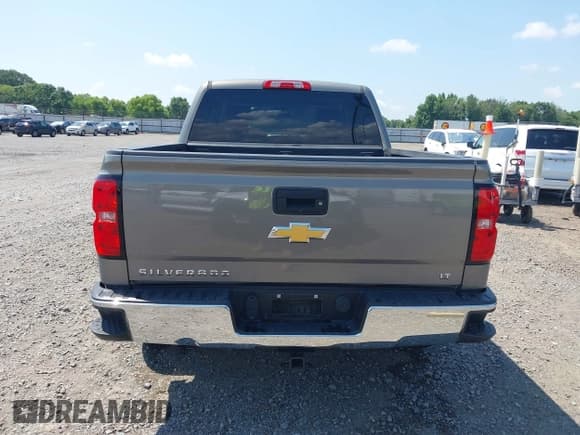 ✅ 2017 Chevrolet Silverado 1500 LT • VIN: 3GCUKREH8HG322388 • Лот: 42586115. Опубликован ранее на IAAI с пробегом 98 627 миль. Бесплатный доступ к архиву аукционных продаж из США и подробный отчёт об истории автомобиля на DreamBid. Изображение 16.