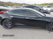 ✅ 2017 Tesla Model S 100D • VIN: 5YJSA1E28HF188981 • Lot: 42010115. Wystawiony na IAAI z przebiegiem 76 327 mil. Bezpłatny archiwum sprzedaży aukcyjnych z USA i szczegółowy raport historii pojazdu na DreamBid. Zdjęcie 13.