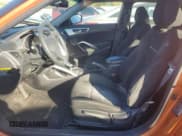 ✅ 2016 Hyundai Veloster • VIN: KMHTC6ADXGU302242 • Lot: 74509074. Wystawiony na Copart z przebiegiem 66 925 mil. Bezpłatny archiwum sprzedaży aukcyjnych z USA i szczegółowy raport historii pojazdu na DreamBid. Zdjęcie 7.