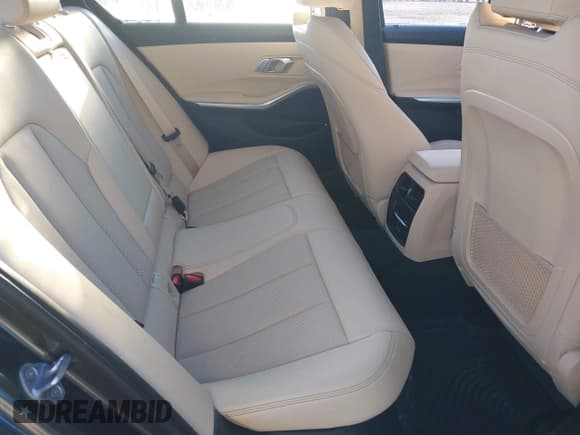 ✅ 2022 BMW 3 Series 330i xDrive • VIN: 3MW5R7J05N8C59323 • Lot: 43414627. Listed on IAAI with 26,388 mi. Free auction sales archive from the USA and detailed vehicle history report at DreamBid. Image 8.