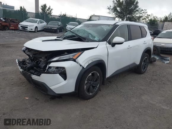 ✅ 2024 Nissan Rogue SV • VIN: 5N1BT3BB3RC739399 • Лот: 43391297. Опубликован ранее на IAAI с пробегом Не указан. Бесплатный доступ к архиву аукционных продаж из США и подробный отчёт об истории автомобиля на DreamBid. Изображение 16.