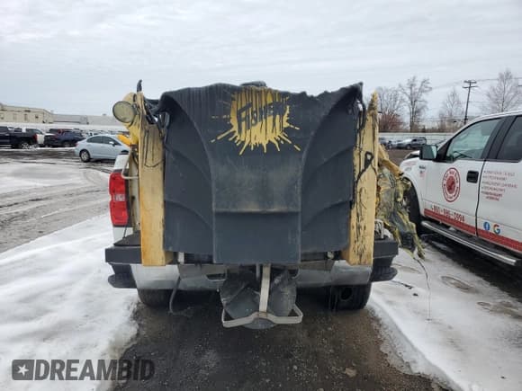 ✅ 2017 Chevrolet Silverado 2500HD Work Truck • VIN: 1GC1KUEY4HF195632 • Lot: 44781235. Wystawiony na Copart z przebiegiem Nie podano. Bezpłatny archiwum sprzedaży aukcyjnych z USA i szczegółowy raport historii pojazdu na DreamBid. Zdjęcie 6.