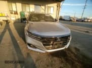 ✅ 2022 Honda Accord Sport • VIN: 1HGCV1F34NA023032 • Lot: 91834025. Wystawiony na Copart z przebiegiem 29 636 mil. Bezpłatny archiwum sprzedaży aukcyjnych z USA i szczegółowy raport historii pojazdu na DreamBid. Zdjęcie 14.