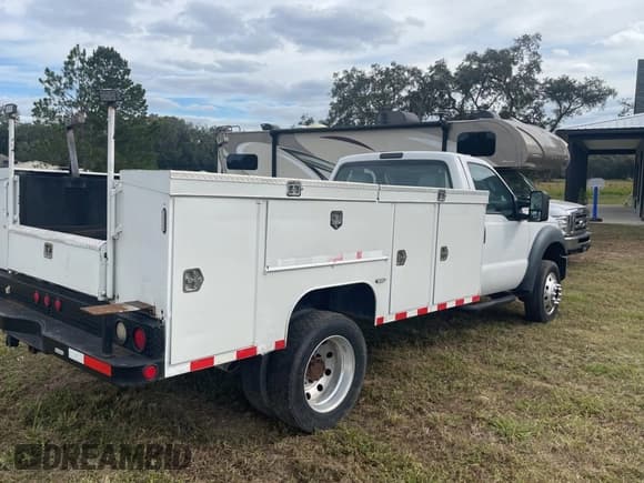 ✅ 2016 Ford F-550 XL • VIN: 1FDUF5GY3GEB54493 • Lot: 81772304. Listed on Copart with 258,961 mi. Free auction sales archive from the USA and detailed vehicle history report at DreamBid. Image 4.