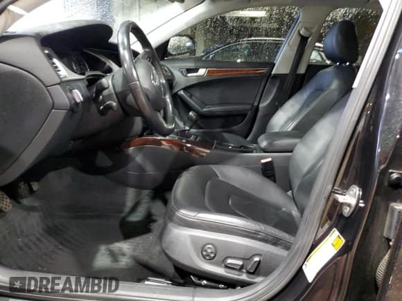 ✅ 2012 Audi A4 Premium Plus • VIN: WAUHFAFLXCA111319 • Lot: 82008924. Wystawiony na Copart z przebiegiem Nie podano. Bezpłatny archiwum sprzedaży aukcyjnych z USA i szczegółowy raport historii pojazdu na DreamBid. Zdjęcie 7.