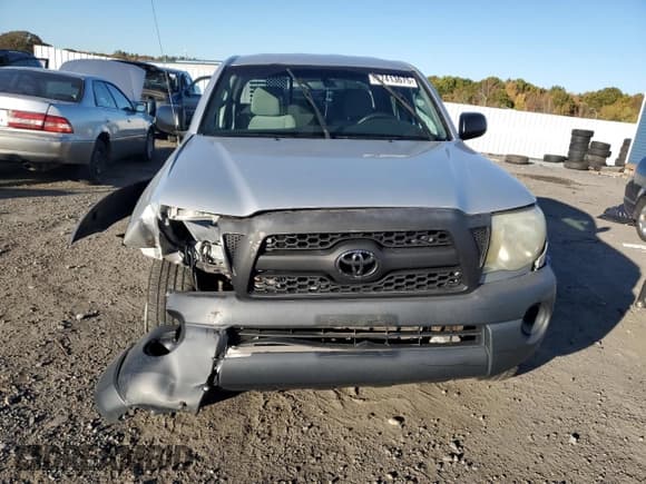 ✅ 2011 Toyota Tacoma • VIN: 3TMLU4EN6BM064329 • Lot: 87413675. Listed on Copart with 199,887 mi. Free auction sales archive from the USA and detailed vehicle history report at DreamBid. Image 5.