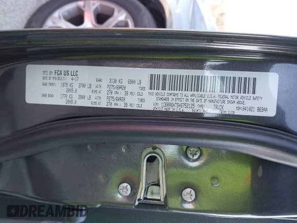 2017 Ram 1500 Laramie z VIN 1C6RR6NT5HS752125, wystawiony jako IAAI lot #41072237 z przebiegiem 75 147 mil mil oraz . Historia ofert i sprzedaży dostępna na DreamBid. Obrazek 9.