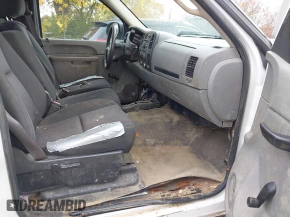 ✅ 2013 Chevrolet Silverado 2500HD Work Truck • VIN: 1GC0KVCG1DZ266774 • Лот: 43508824. Опубликован ранее на IAAI с пробегом 73 443 миль. Бесплатный доступ к архиву аукционных продаж из США и подробный отчёт об истории автомобиля на DreamBid. Изображение 5.