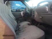 ✅ 2002 GMC Sonoma SL • VIN: 1GTCS145828155273 • Lot: 82224374. Wystawiony na Copart z przebiegiem Nie podano. Bezpłatny archiwum sprzedaży aukcyjnych z USA i szczegółowy raport historii pojazdu na DreamBid. Zdjęcie 7.