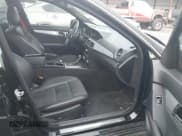 ✅ 2013 Mercedes-Benz C 250 Sport • VIN: WDDGF4HB3DA774680 • Лот: 43679159. Опубликован ранее на IAAI с пробегом 129 399 миль. Бесплатный доступ к архиву аукционных продаж из США и подробный отчёт об истории автомобиля на DreamBid. Изображение 5.