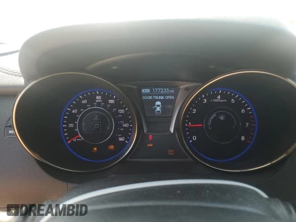 ✅ 2013 Hyundai Genesis Coupe 2.0T • VIN: KMHHT6KD4DU084167 • Lot: 60564035. Wystawiony na Copart z przebiegiem 177 235 mil. Bezpłatny archiwum sprzedaży aukcyjnych z USA i szczegółowy raport historii pojazdu na DreamBid. Zdjęcie 9.