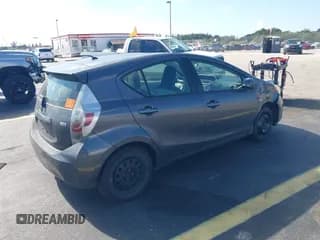 ✅ 2013 Toyota Prius Two • VIN: JTDKDTB37D1536577 • Lot: 43739344. Wystawiony na IAAI z przebiegiem 132 146 mil. Bezpłatny archiwum sprzedaży aukcyjnych z USA i szczegółowy raport historii pojazdu na DreamBid. Zdjęcie 4.