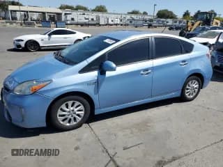 ✅ 2015 Toyota Prius Advanced • VIN: JTDKN3DP6F3065963 • Lot: 71735945. Listed on Copart with 147,040 mi. Free auction sales archive from the USA and detailed vehicle history report at DreamBid. Image 1.