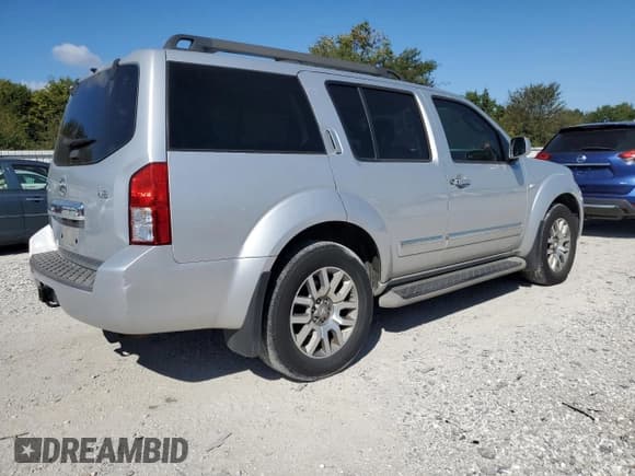 ✅ 2011 Nissan Pathfinder S • VIN: 5N1AR1NN9BC602848 • Лот: 82240365. Опубликован ранее на Copart с пробегом 182 856 миль. Бесплатный доступ к архиву аукционных продаж из США и подробный отчёт об истории автомобиля на DreamBid. Изображение 3.