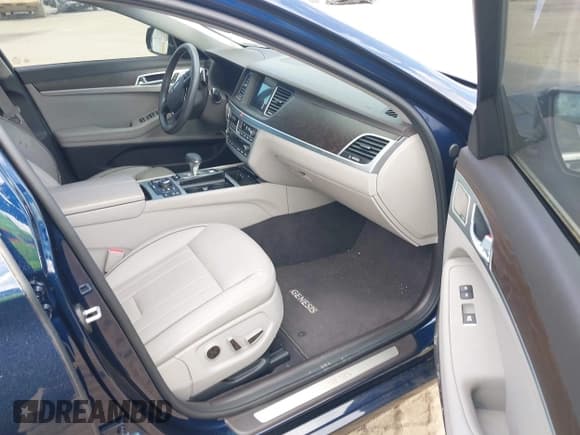 ✅ 2019 Genesis G80 3.8L • VIN: KMHGN4JE1KU299376 • Lot: 41524733. Wystawiony na IAAI z przebiegiem 7 659 mil. Bezpłatny archiwum sprzedaży aukcyjnych z USA i szczegółowy raport historii pojazdu na DreamBid. Zdjęcie 5.