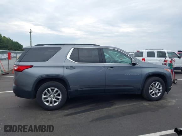 ✅ 2020 Chevrolet Traverse LT Cloth • VIN: 1GNERGKW5LJ196416 • Lot: 43304865. Wystawiony na IAAI z przebiegiem 127 451 mil. Bezpłatny archiwum sprzedaży aukcyjnych z USA i szczegółowy raport historii pojazdu na DreamBid. Zdjęcie 14.