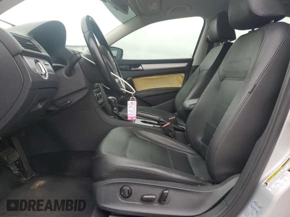 ✅ 2013 Volkswagen Passat SE • VIN: 1VWBP7A37DC106713 • Lot: 85961365. Listed on Copart with 195,456 mi. Free auction sales archive from the USA and detailed vehicle history report at DreamBid. Image 7.