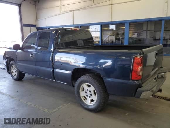 ✅ 2006 Chevrolet Silverado 1500 LS • VIN: 2GCEK19B861135914 • Lot: 75017414. Wystawiony na Copart z przebiegiem 183 185 mil mil. Skorzystaj z bezpłatnego archiwum sprzedaży aukcyjnych z USA i zobacz szczegółowy raport historii pojazdu na DreamBid. Zdjęcie 2.
