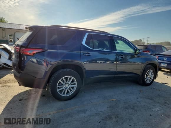 ✅ 2022 Chevrolet Traverse LT Cloth • VIN: 1GNERGKW1NJ125510 • Lot: 70231925. Wystawiony na Copart z przebiegiem 58 876 mil. Bezpłatny archiwum sprzedaży aukcyjnych z USA i szczegółowy raport historii pojazdu na DreamBid. Zdjęcie 3.