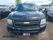 ✅ 2008 Chevrolet Suburban LTZ • VIN: 1GNFC160X8R252335 • Lot: 43109812. Wystawiony na IAAI z przebiegiem 324 571 mil. Bezpłatny archiwum sprzedaży aukcyjnych z USA i szczegółowy raport historii pojazdu na DreamBid. Zdjęcie 12.