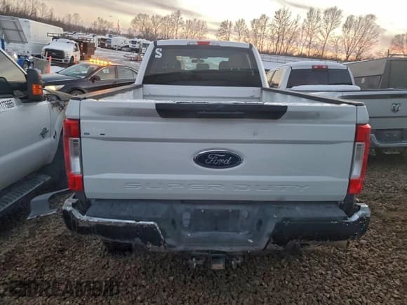 ✅ 2019 Ford F-350 XL • VIN: 1FT8W3BT7KEE10522 • Лот: 94440645. Опубликован ранее на Copart с пробегом Не указан. Бесплатный доступ к архиву аукционных продаж из США и подробный отчёт об истории автомобиля на DreamBid. Изображение 6.
