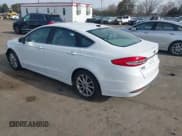 ✅ 2017 Ford Fusion SE • VIN: 3FA6P0H70HR301537 • Lot: 43724283. Wystawiony na IAAI z przebiegiem 97 611 mil. Bezpłatny archiwum sprzedaży aukcyjnych z USA i szczegółowy raport historii pojazdu na DreamBid. Zdjęcie 3.