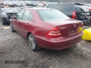 ✅ 2002 Mercedes-Benz C 230/260/280/320 • VIN: WDBRF61J52F189775 • Lot: 41633570. Wystawiony na IAAI z przebiegiem 301 455 mil. Bezpłatny archiwum sprzedaży aukcyjnych z USA i szczegółowy raport historii pojazdu na DreamBid. Zdjęcie 3.