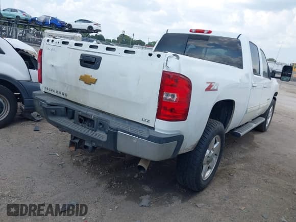 ✅ 2014 Chevrolet Silverado 2500HD LTZ • VIN: 1GC1KYEG5EF189204 • Лот: 42967689. Опубликован ранее на IAAI с пробегом 233 397 миль. Бесплатный доступ к архиву аукционных продаж из США и подробный отчёт об истории автомобиля на DreamBid. Изображение 4.